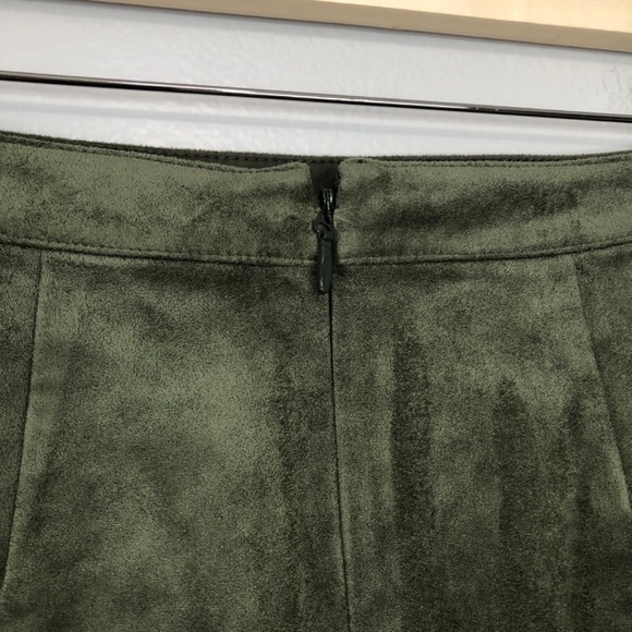 BCBGMaxazria Faux Suede Mini Skirt Olive Green XS - Picture 7 of 13